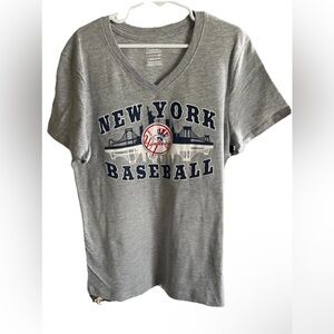 New York Yankees Girls Gray V-Neck T-Shirt MLB Official Size 10/12 Large